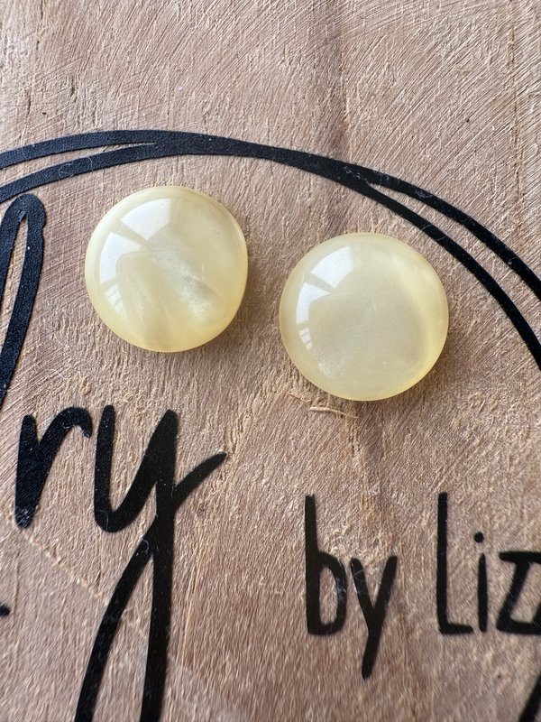 Oorknopje geel gevlamd