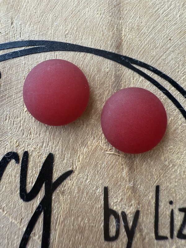 Oorknopje donkerrood mat